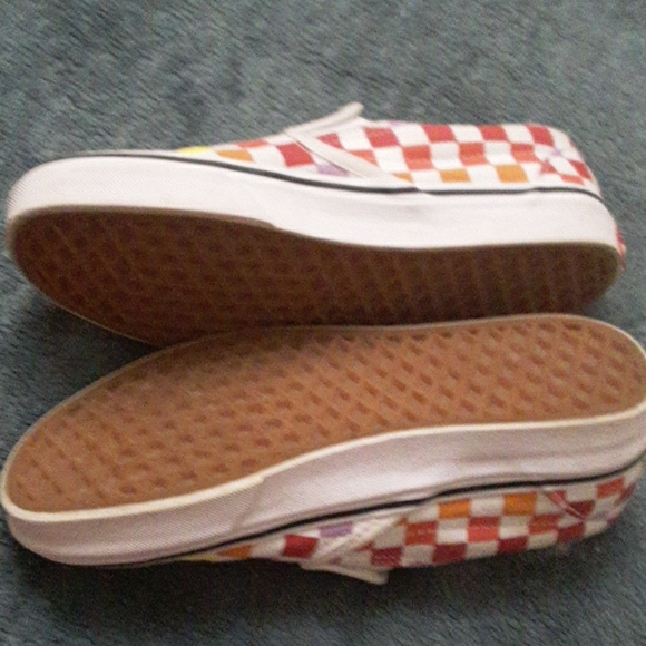 Women's Vans - Picture 2 of 3